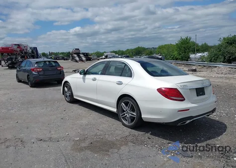 2019 Mercedes-Benz E 300 4Matic z USA, uszkodzony, nr VIN WDDZF4KB3KA525715